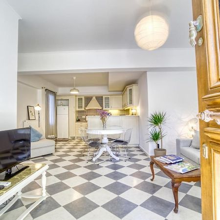 Stylish, Cozy 2-Bdr Flat In Andros Town By Explore Andros エクステリア 写真