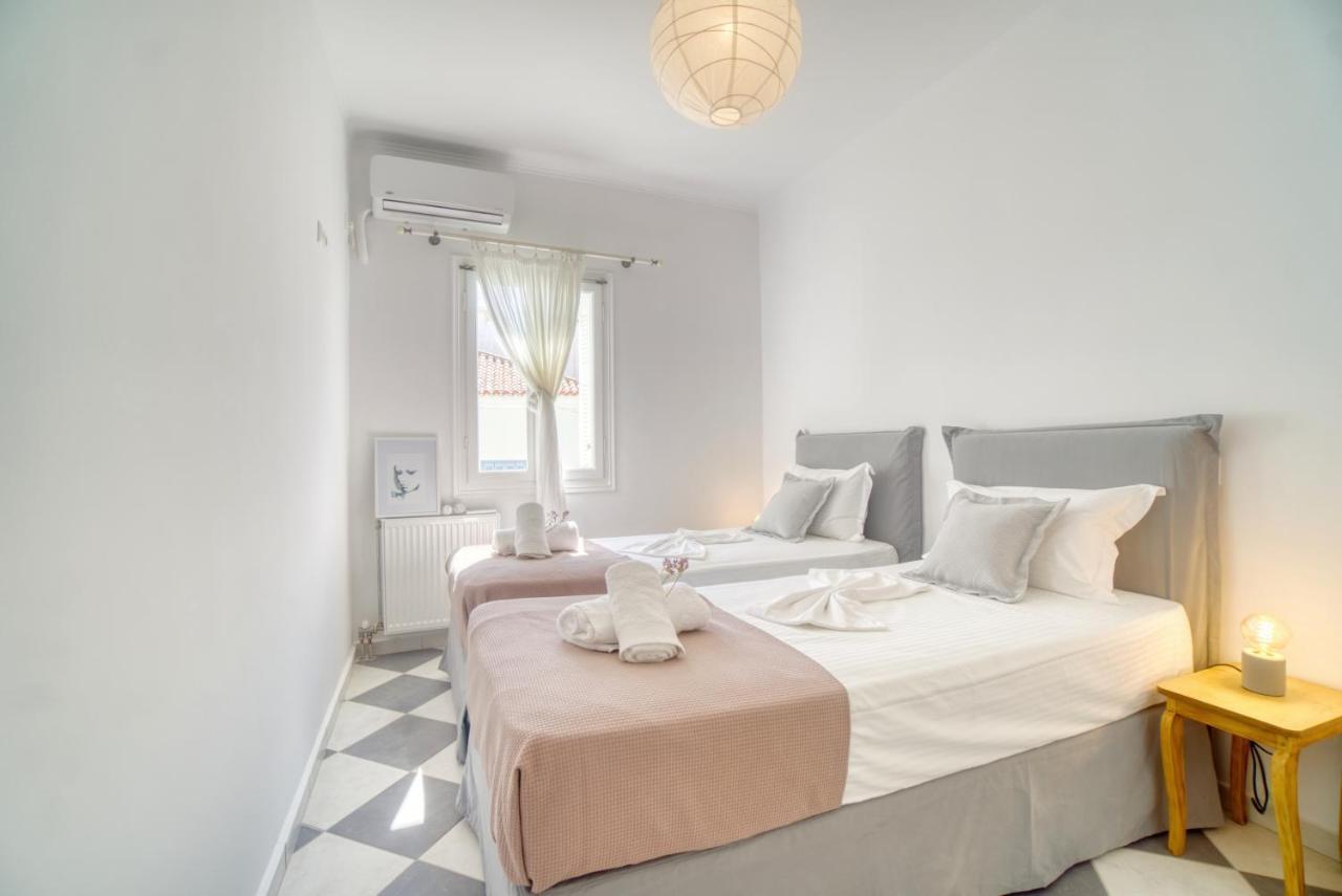 Stylish, Cozy 2-Bdr Flat In Andros Town By Explore Andros エクステリア 写真