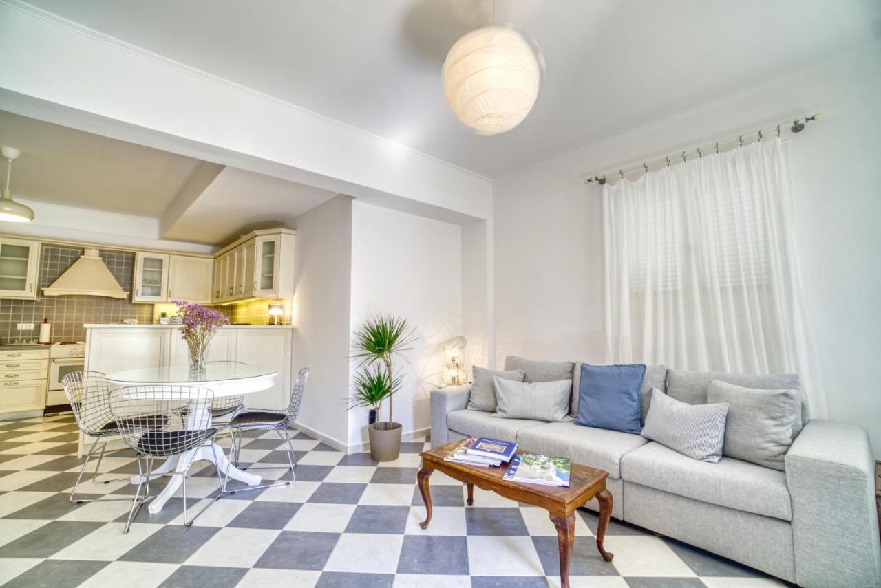 Stylish, Cozy 2-Bdr Flat In Andros Town By Explore Andros エクステリア 写真