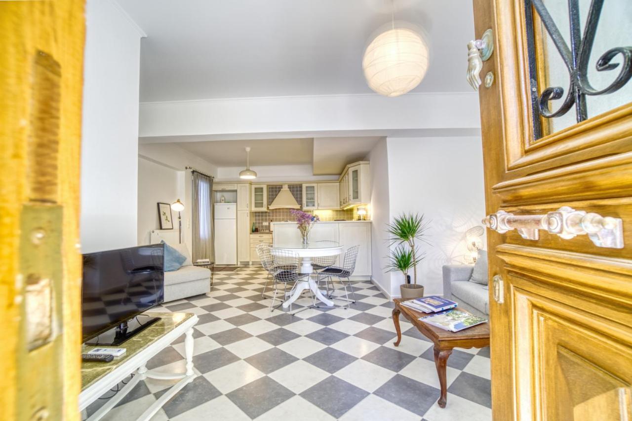 Stylish, Cozy 2-Bdr Flat In Andros Town By Explore Andros エクステリア 写真